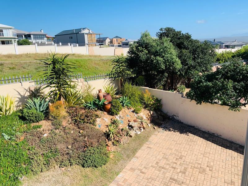 3 Bedroom Property for Sale in Wavecrest Eastern Cape